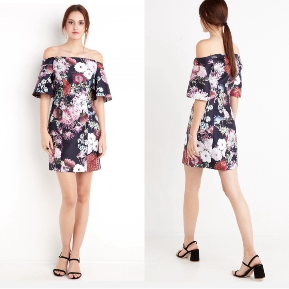 keepsake x revolve stand still dark floral dress Size XS